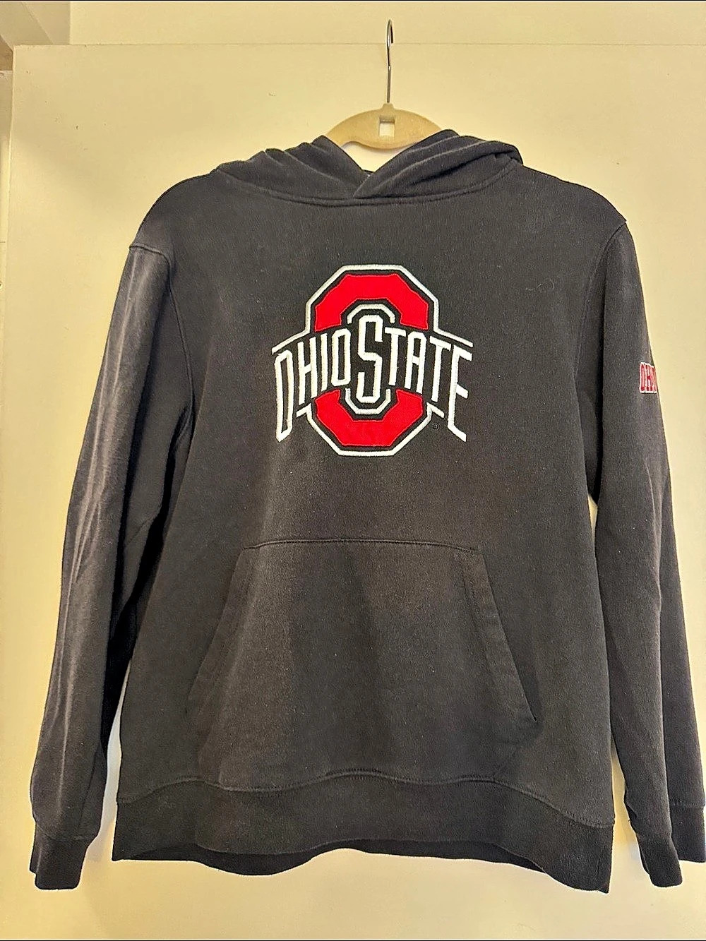 Colosseum Ohio State Hoodie Large (16-18)
